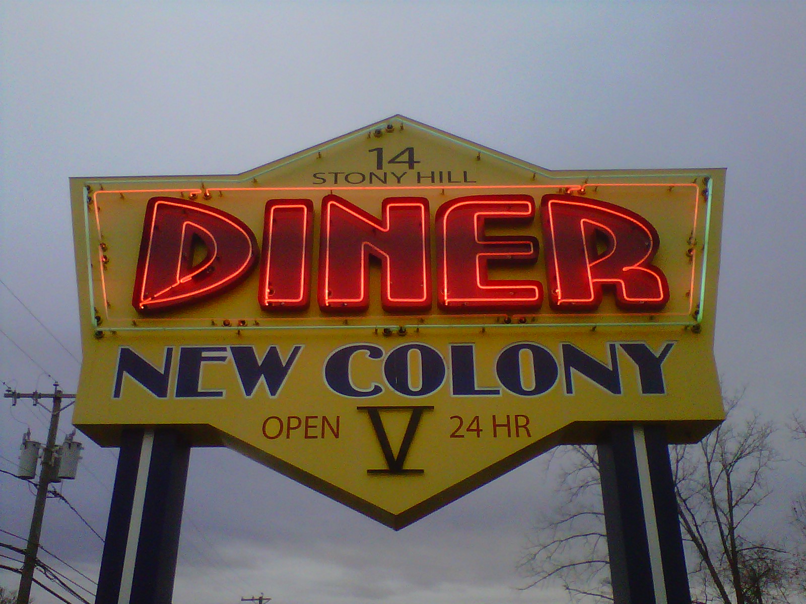 New Colony Diner V - Sign