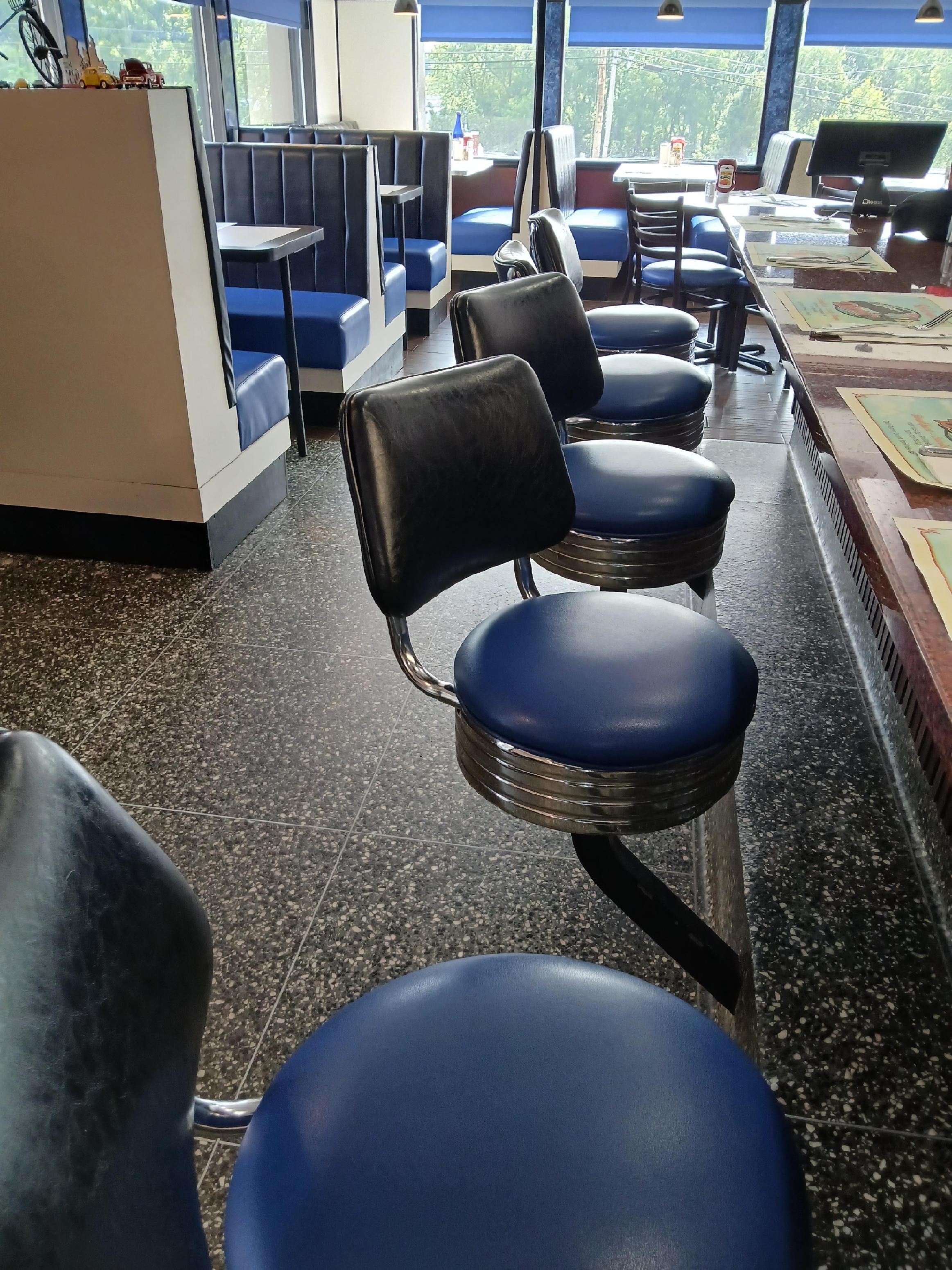 Tio's Diner - stools